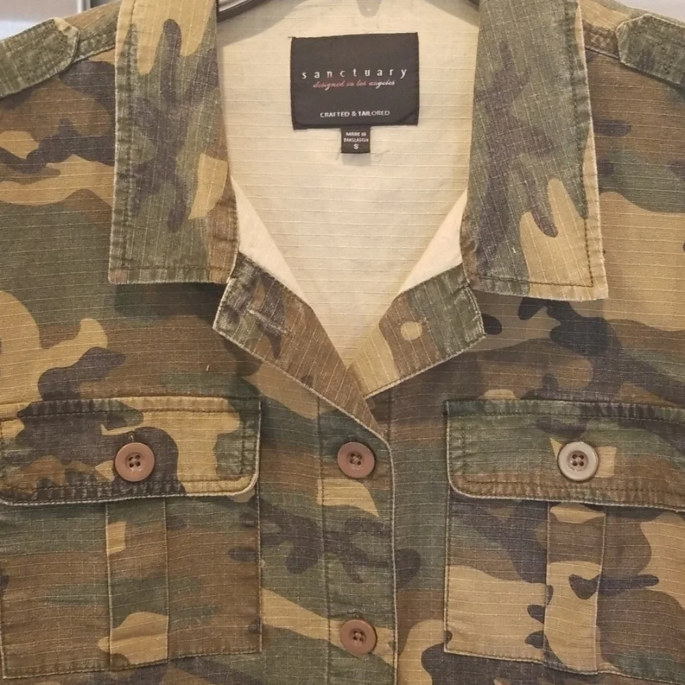 💕SANCTUARY💕 Camo Button Down Boyfriend Shirt